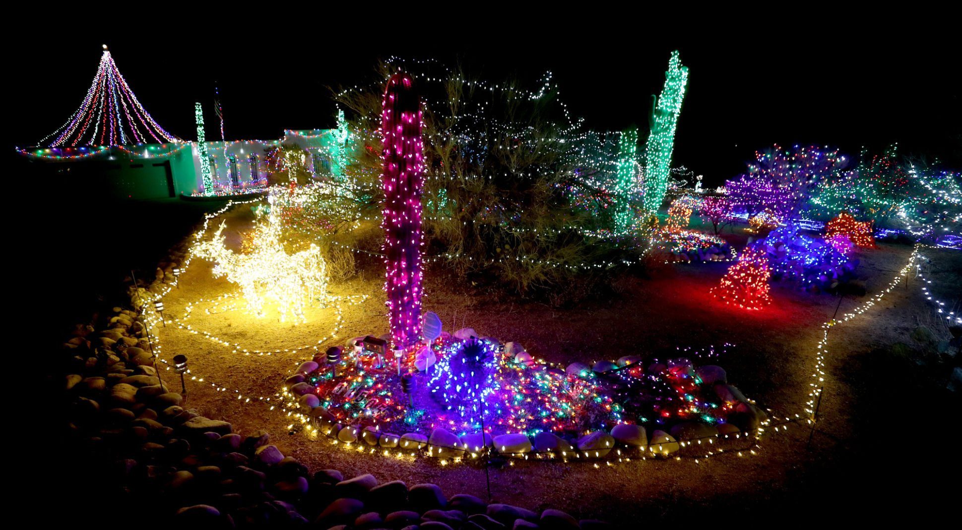 Luces de Navidad en Casas de °Õ³Ü³¦²õó²Ô (LE)